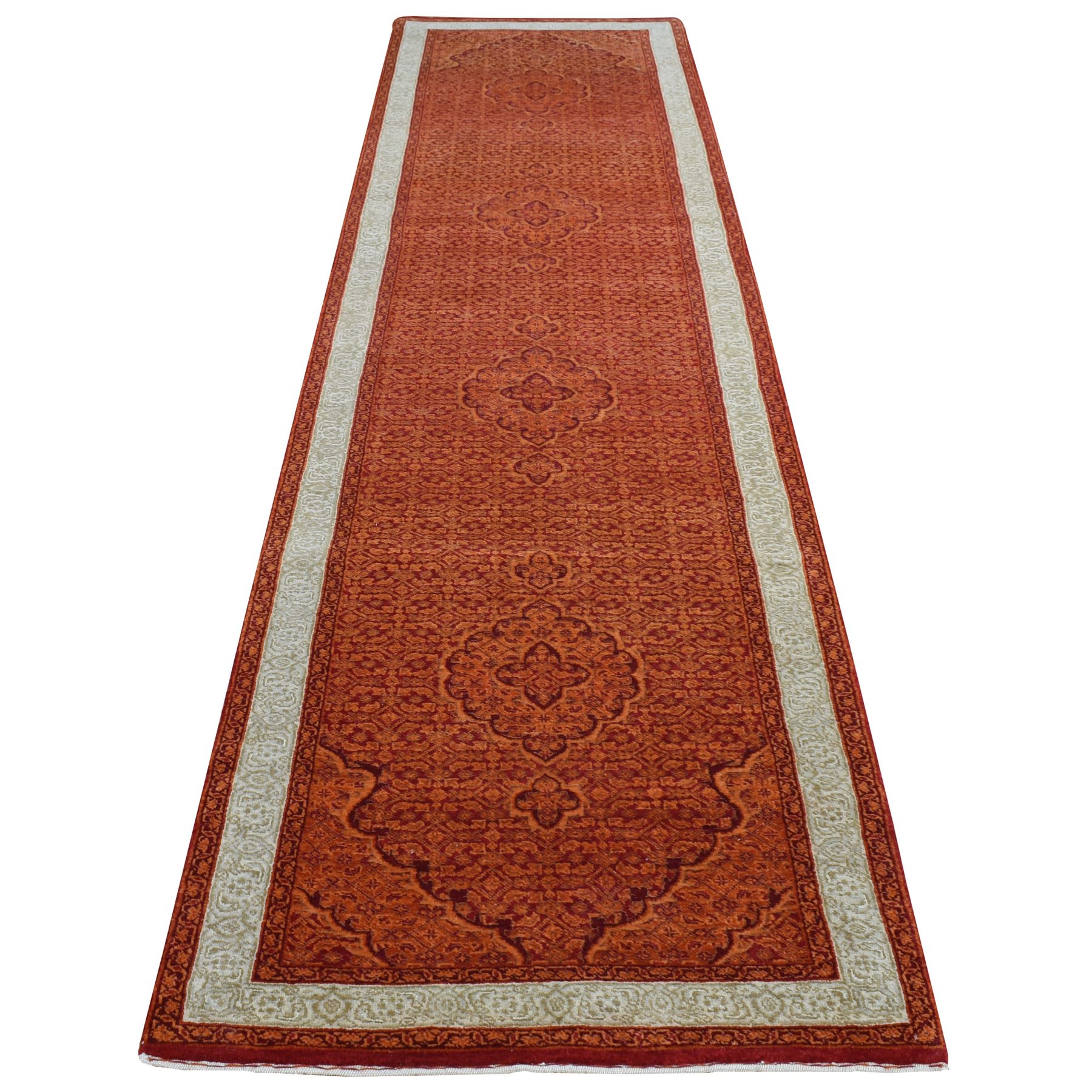 Traditional Rugs LUV785772
